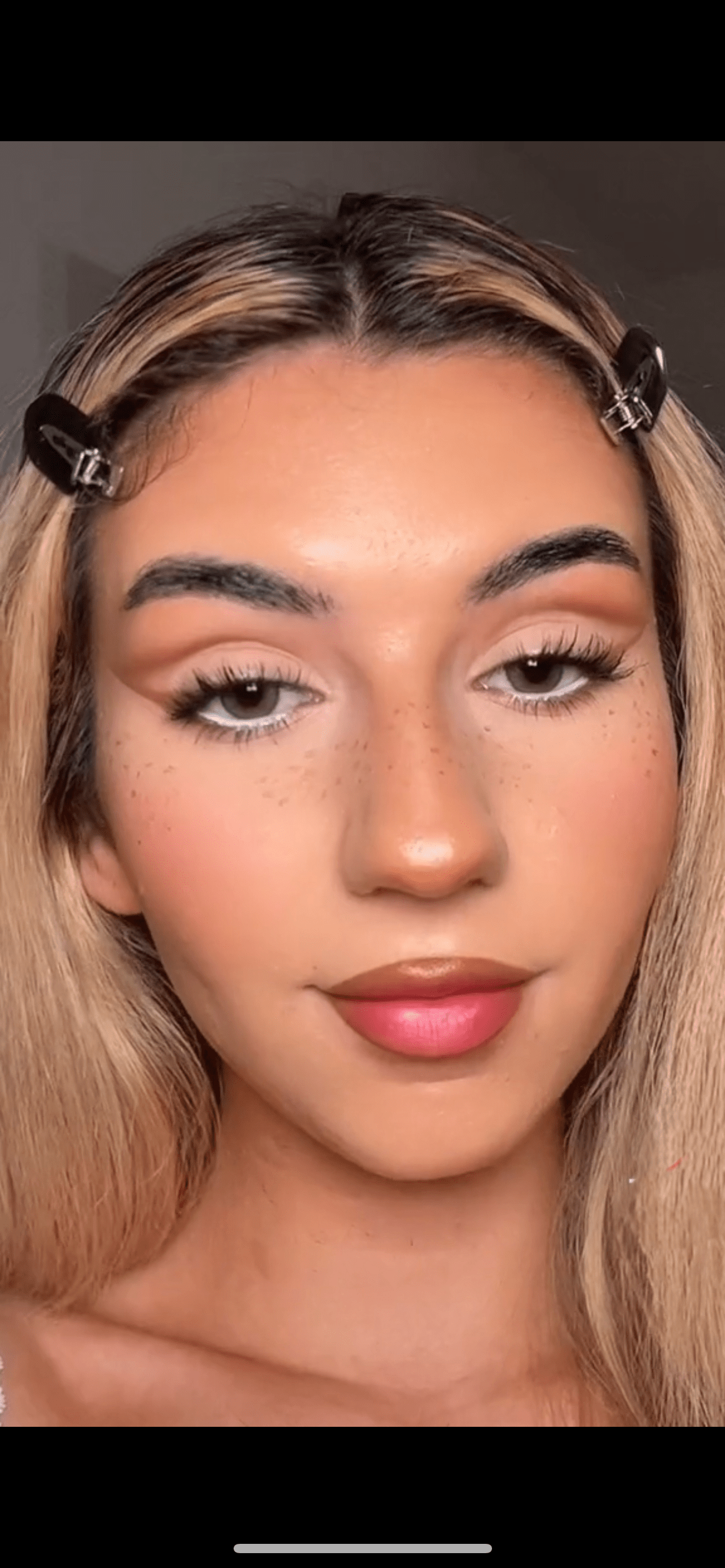 Olivine Green Coloured Contact Lenses - EyeCandy Cosmetics